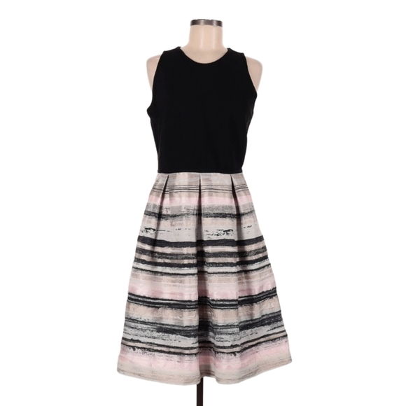 Carmen Marc Valvo Dresses & Skirts - Carmen‎ Marc Valvo Sleeveless Dress Size 8